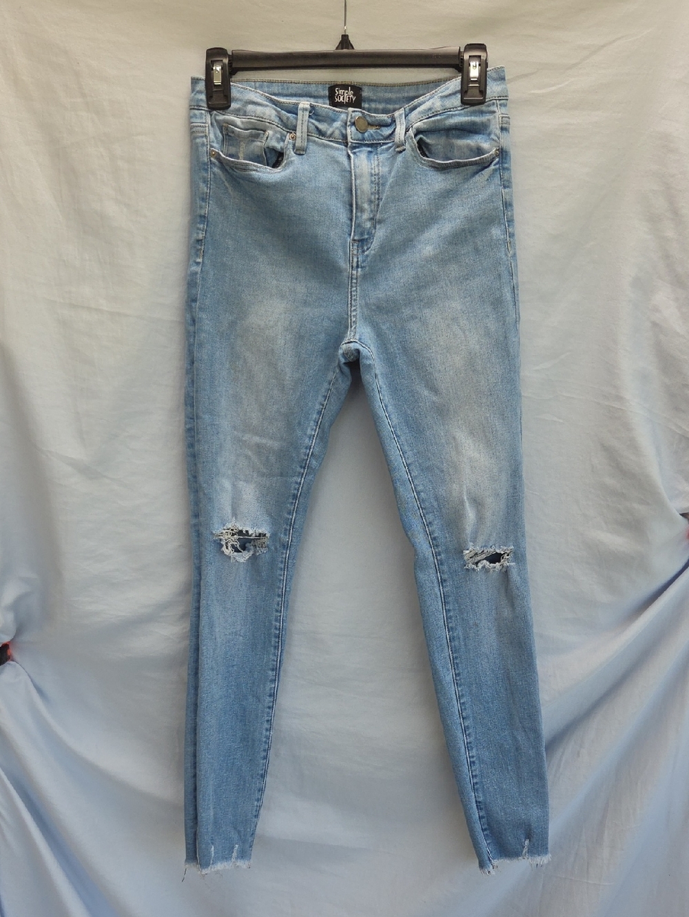 Skinny Distressed Light Blue Women's Jeans.    Size 7/28